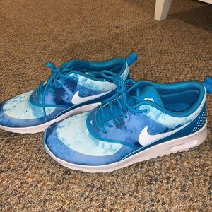 LIMITED EDITION NIKE AIR MAX THEA.. SIZE 7.5 W